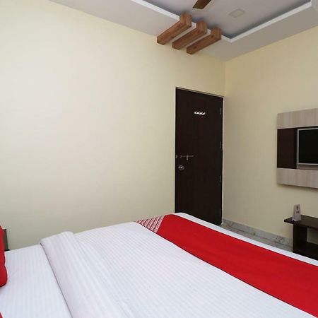 Oyo 27750 Bhagwati Residency Hotel Mirzāpur Zewnętrze zdjęcie