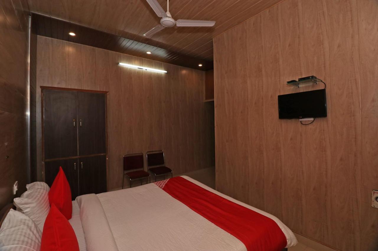 Oyo 27750 Bhagwati Residency Hotel Mirzāpur Zewnętrze zdjęcie