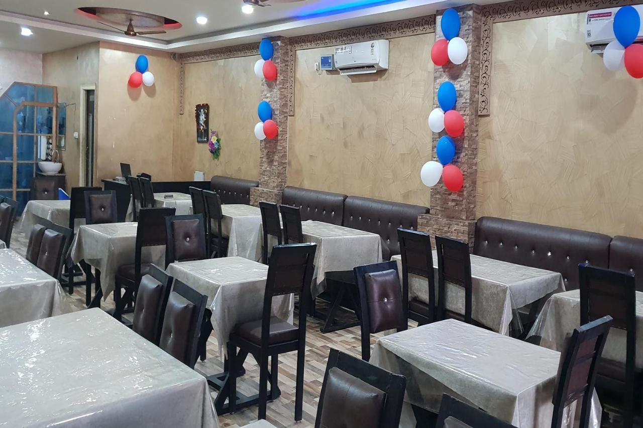 Oyo 27750 Bhagwati Residency Hotel Mirzāpur Zewnętrze zdjęcie