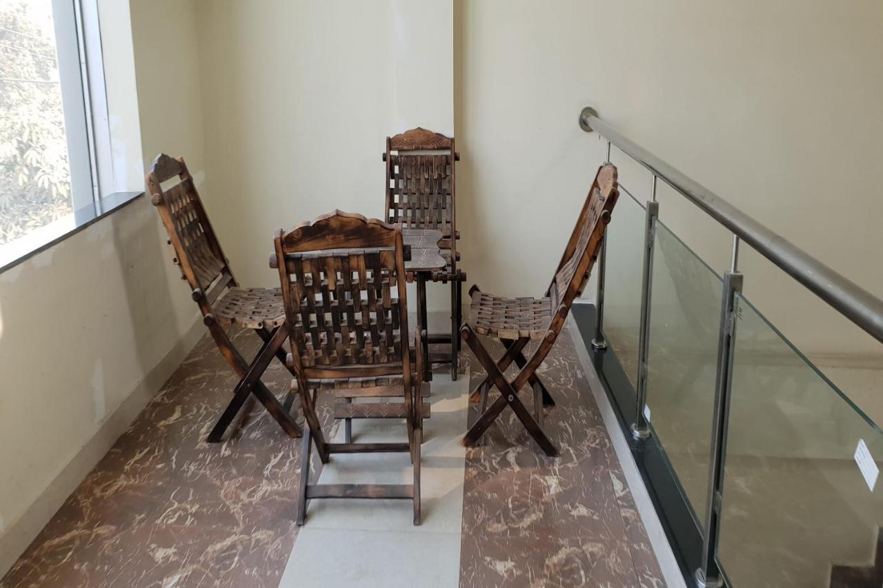 Oyo 27750 Bhagwati Residency Hotel Mirzāpur Zewnętrze zdjęcie