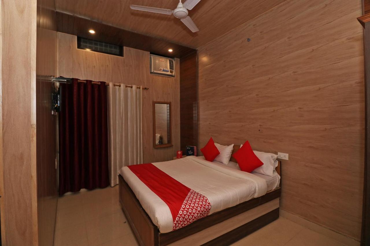 Oyo 27750 Bhagwati Residency Hotel Mirzāpur Zewnętrze zdjęcie
