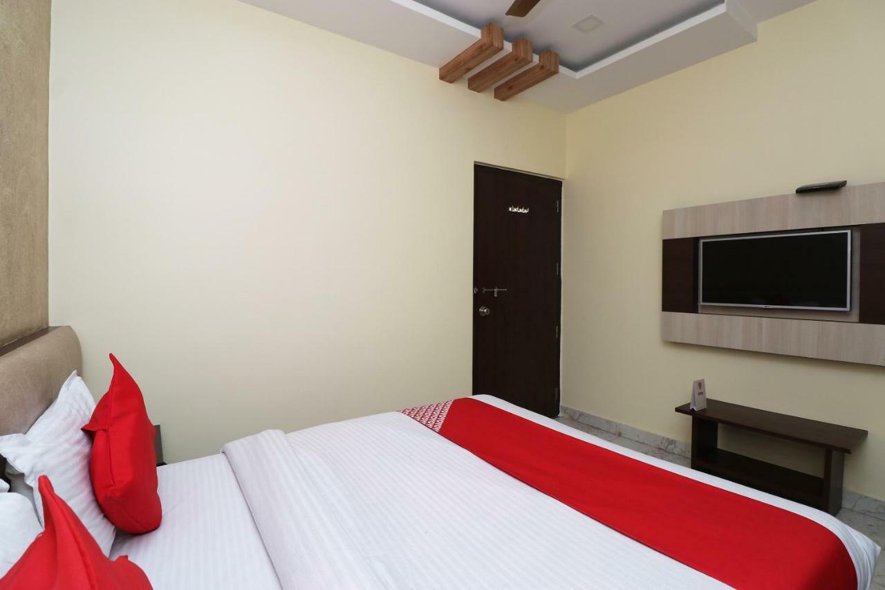 Oyo 27750 Bhagwati Residency Hotel Mirzāpur Zewnętrze zdjęcie