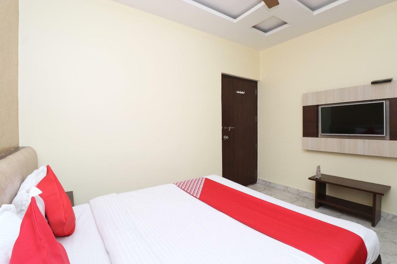 Oyo 27750 Bhagwati Residency Hotel Mirzāpur Zewnętrze zdjęcie